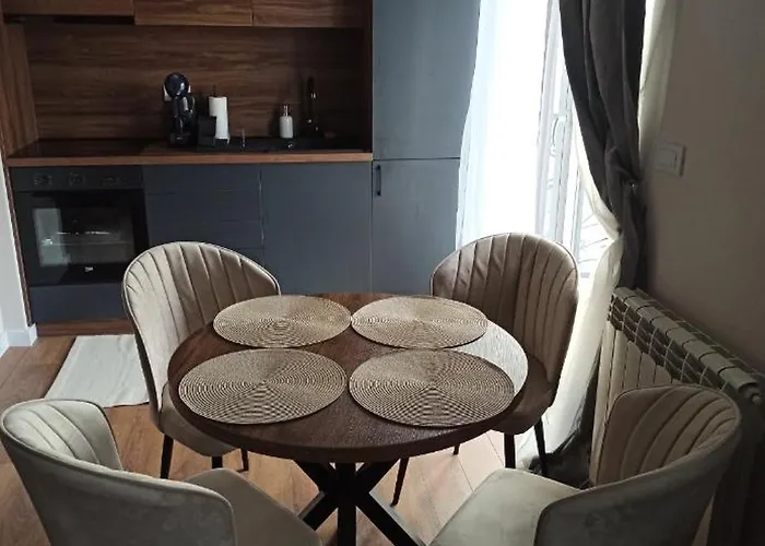 I&n Апартаменты *